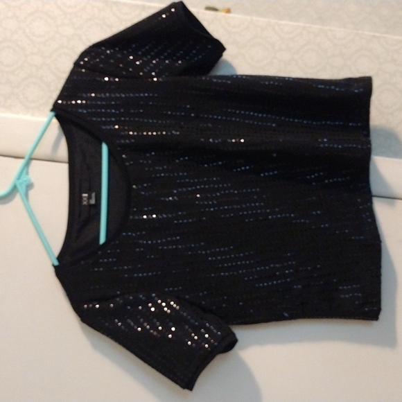 Forever 21 sequined black t shirt - Picture 1 of 4